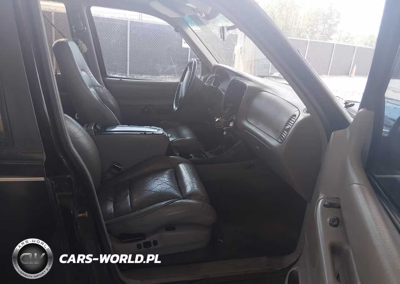 1996 Ford Explorer VIN:1FMDU32X7TUA79628 - 5