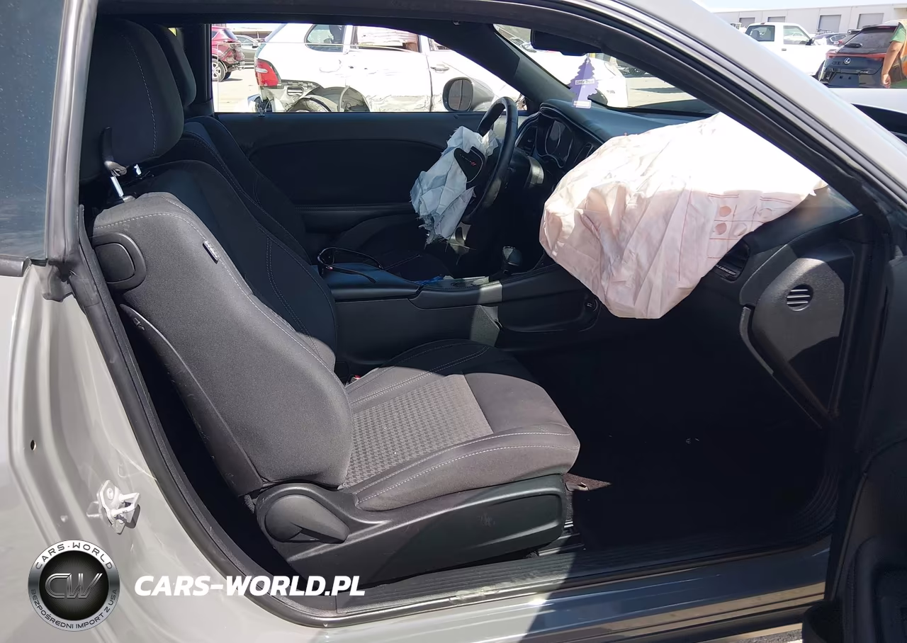 2019 Dodge Challenger Sxt VIN:2C3CDZAG6KH534804 - 5