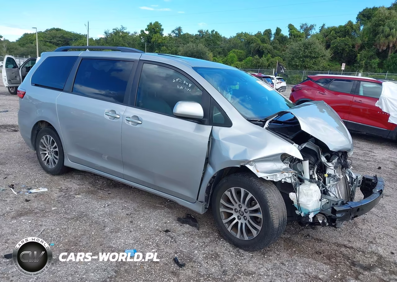 2020 Toyota Sienna Xle