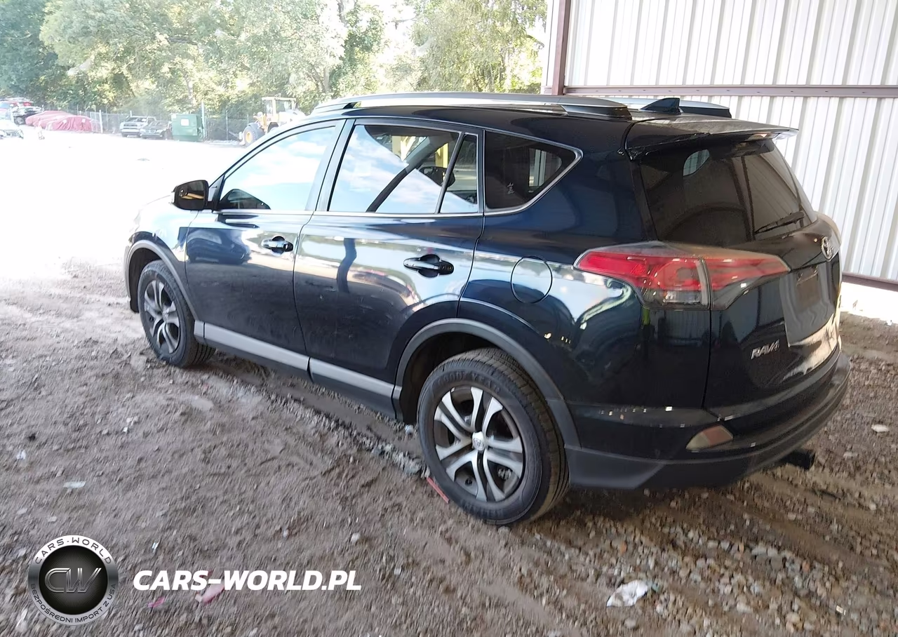 2017 Toyota Rav4 Le VIN:JTMBFREV0HJ715656 - 3