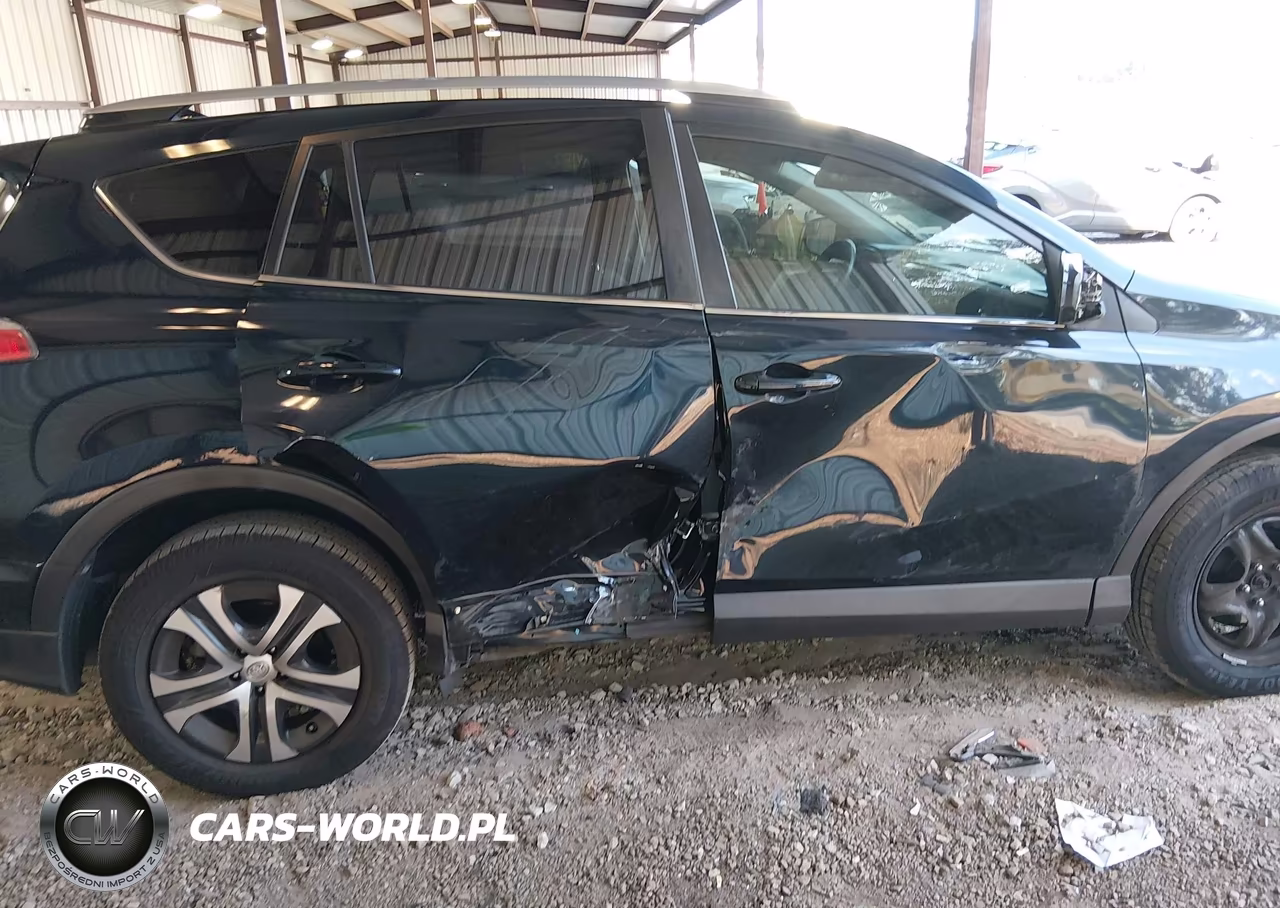 2017 Toyota Rav4 Le VIN:JTMBFREV0HJ715656 - 6