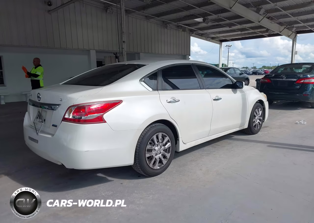 2013 Nissan Altima 2.5 S VIN:1N4AL3AP4DC182112 - 4