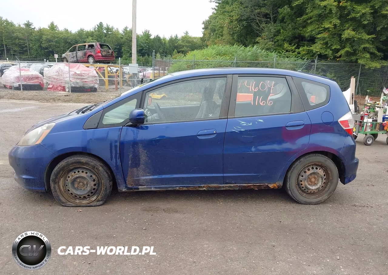 2013 Honda Fit VIN:JHMGE8H33DC061472 - 12