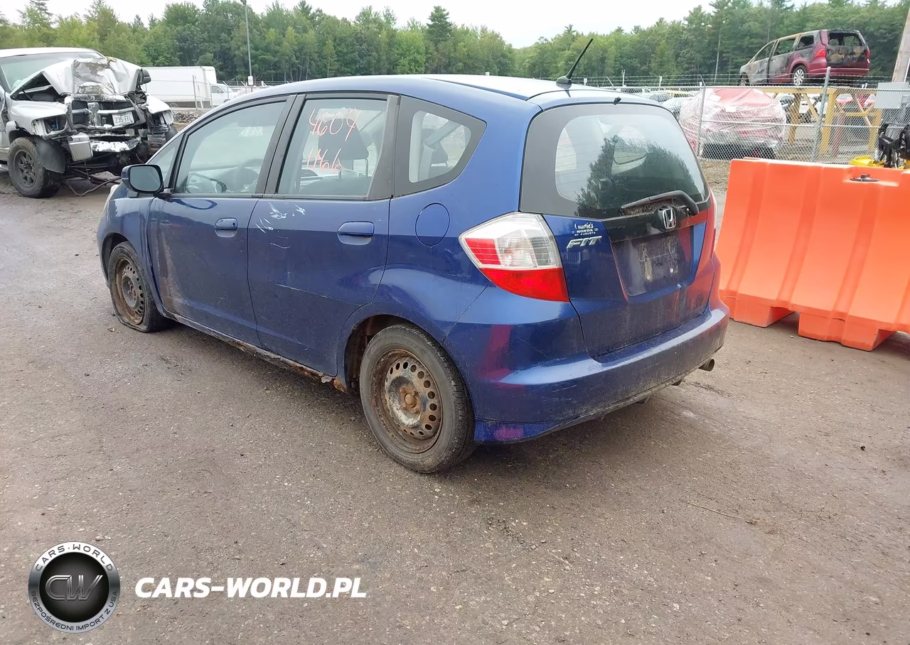 2013 Honda Fit VIN:JHMGE8H33DC061472 - 3