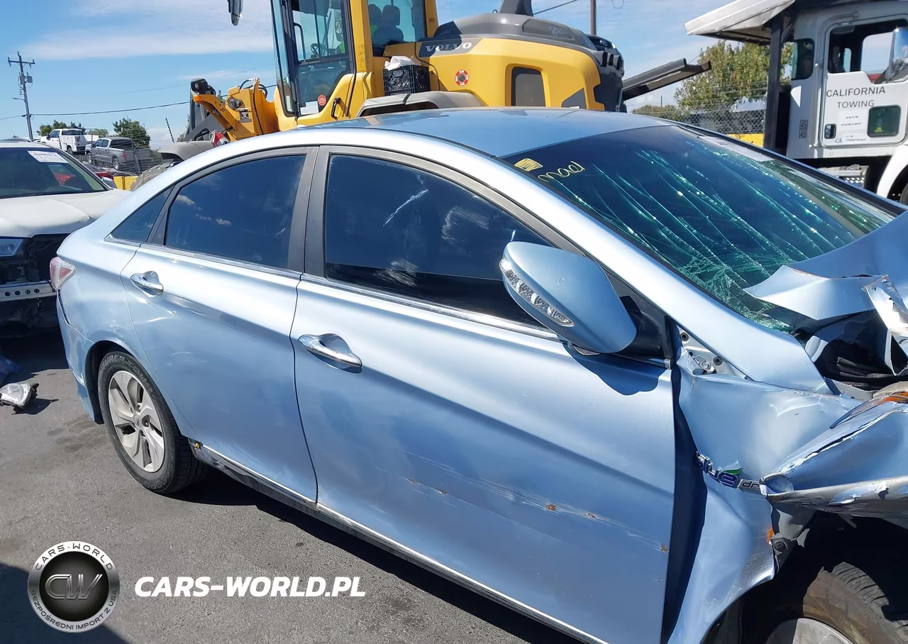 2015 Hyundai Sonata Hybrid VIN:KMHEC4A44FA135244 - 13