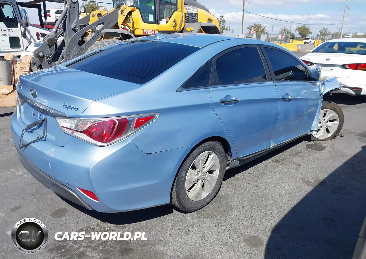 2015 Hyundai Sonata Hybrid VIN:KMHEC4A44FA135244 - 4