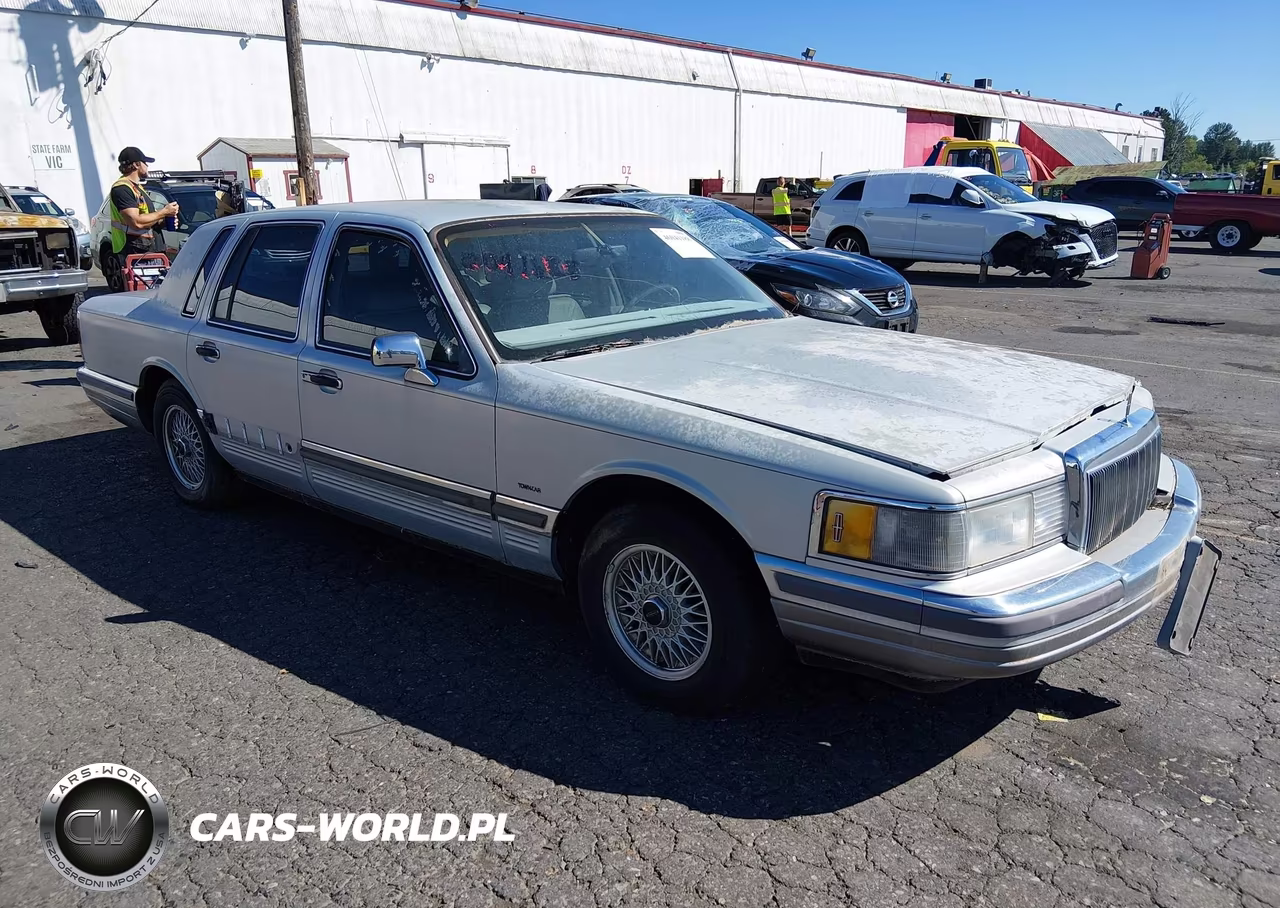 1990 Lincoln Town Car Cartier