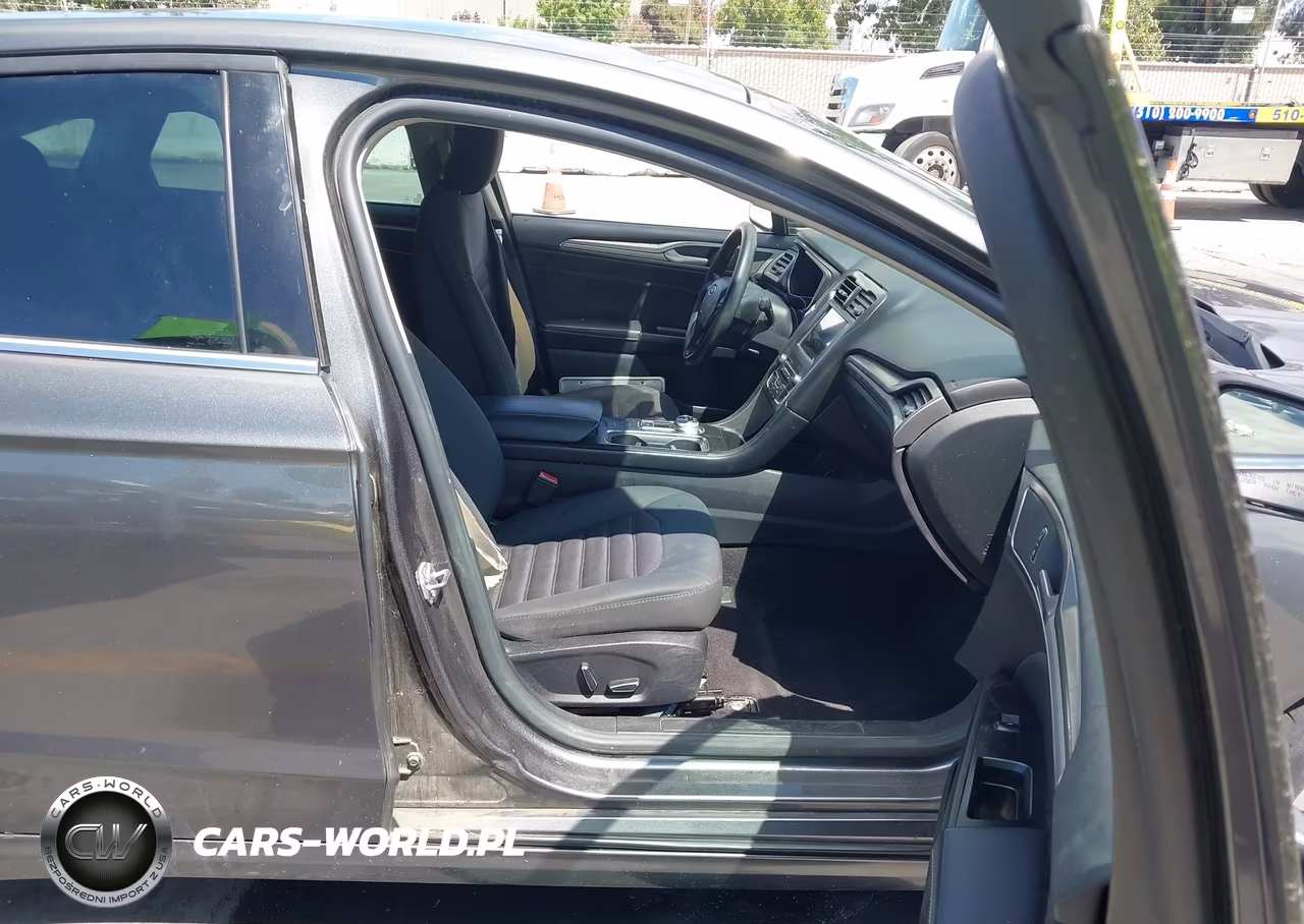 2017 Ford Fusion Se VIN:3FA6P0H71HR248525 - 5