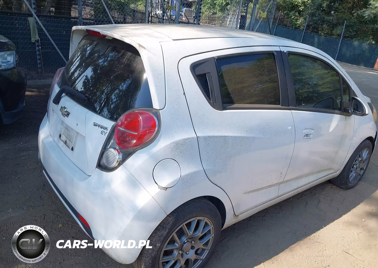 2015 Chevrolet Spark Ls Cvt VIN:KL8CB6S92FC811563 - 4