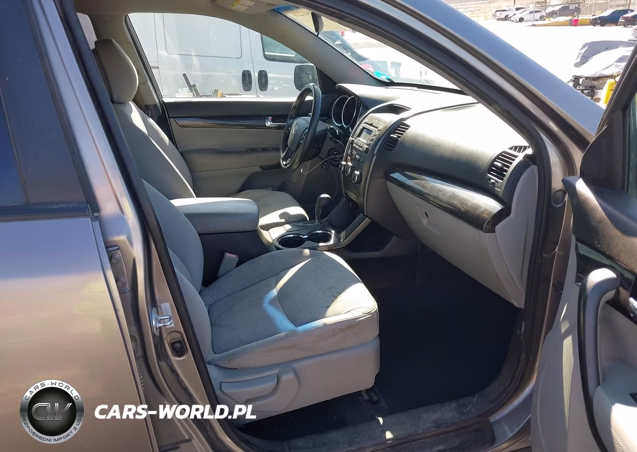 2011 Kia Sorento Lx V6 VIN:5XYKT4A24BG152271 - 5