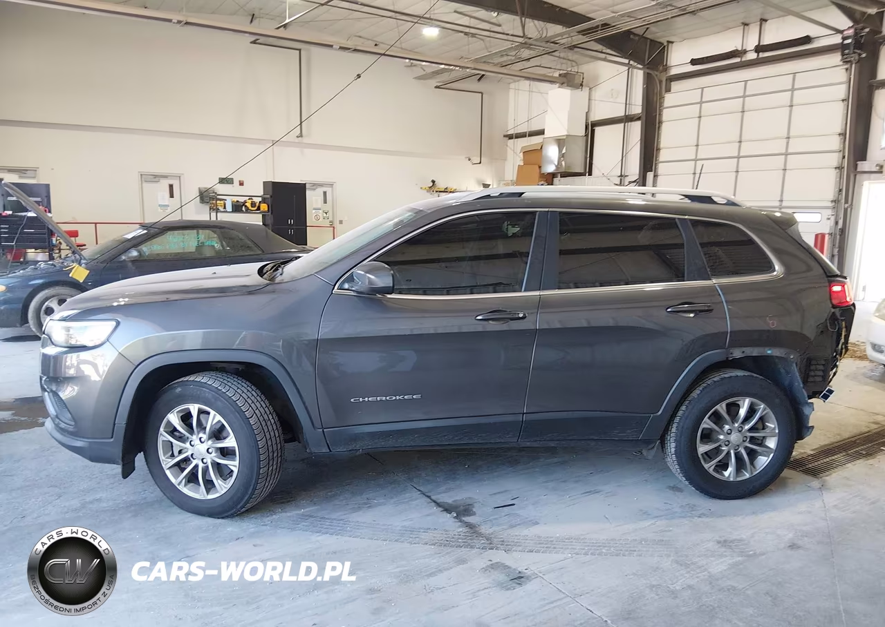 2019 Jeep Cherokee Latitude Plus 4X4 VIN:1C4PJMLX9KD172647 - 15