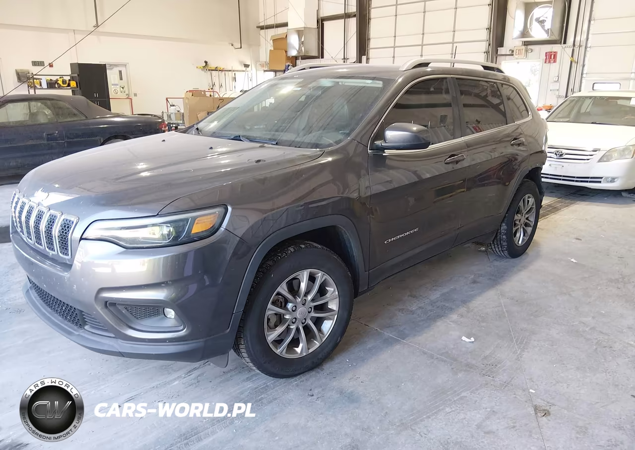 2019 Jeep Cherokee Latitude Plus 4X4 VIN:1C4PJMLX9KD172647 - 2