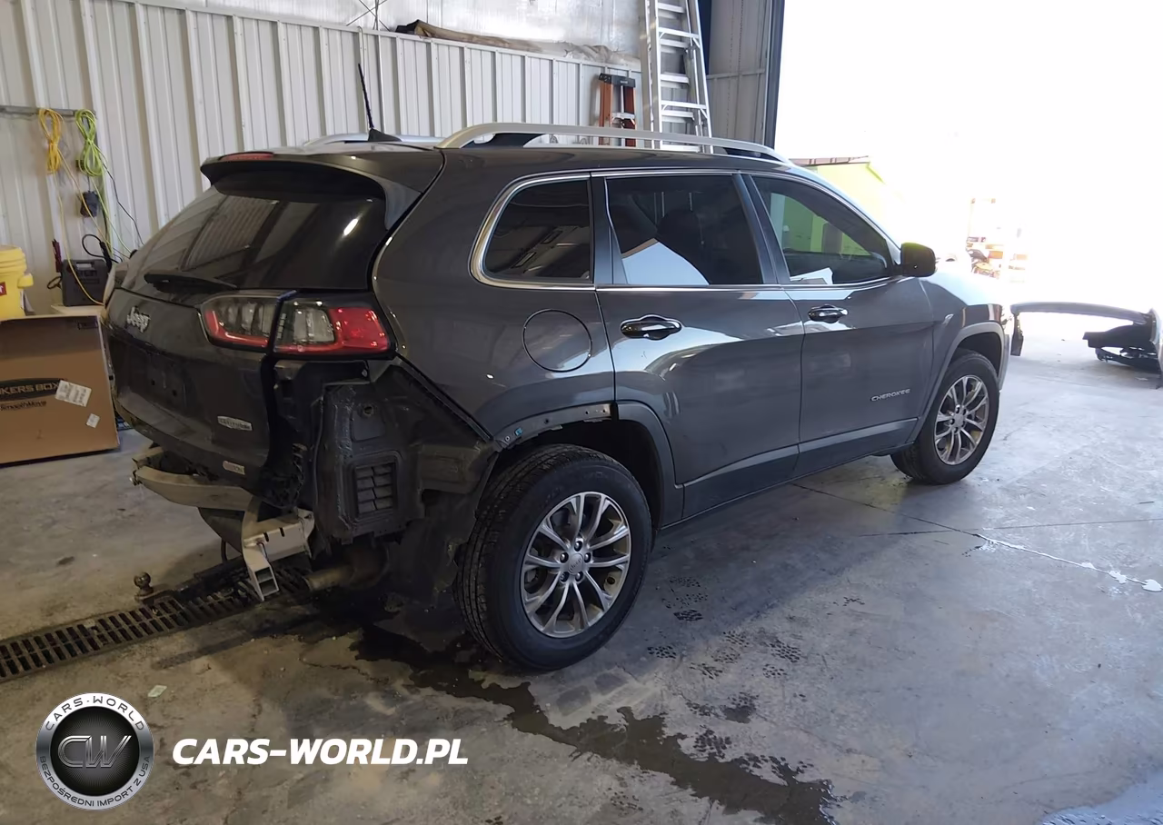 2019 Jeep Cherokee Latitude Plus 4X4 VIN:1C4PJMLX9KD172647 - 4