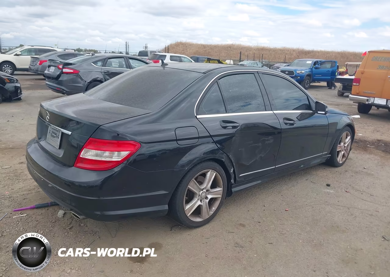 2010 Mercedes-Benz C 300 Luxury-Sport VIN:WDDGF5EB6AF430995 - 4