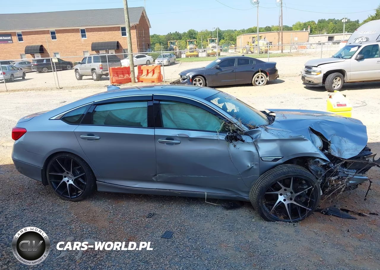 2018 Honda Accord Touring 2.0T VIN:1HGCV2F96JA046896 - 13
