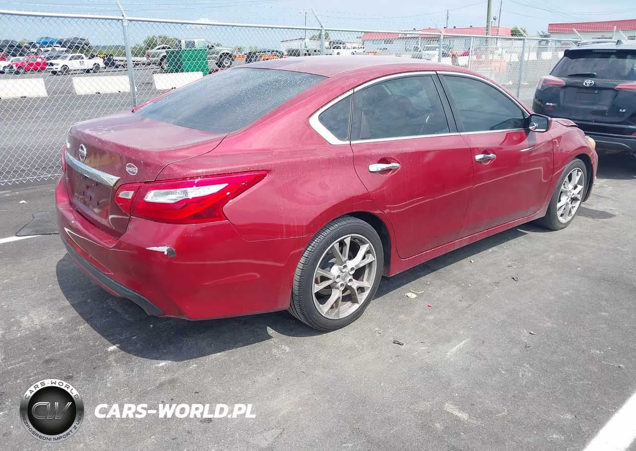 2017 Nissan Altima 2.5 VIN:1N4AL3AP9HC167689 - 4