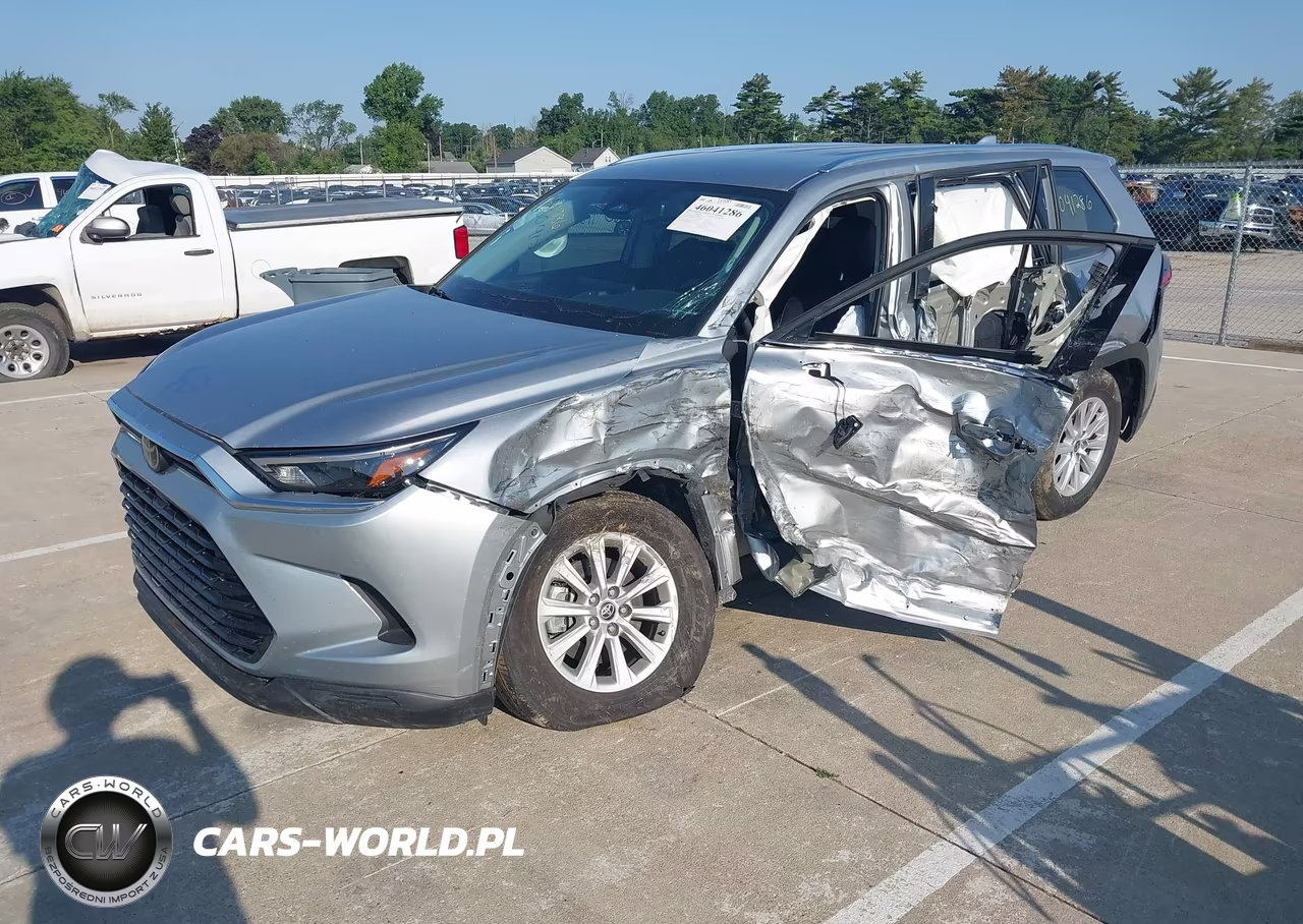 2025 Toyota Grand Highlander Xle VIN:5TDAAAA5XSS022928 - 2