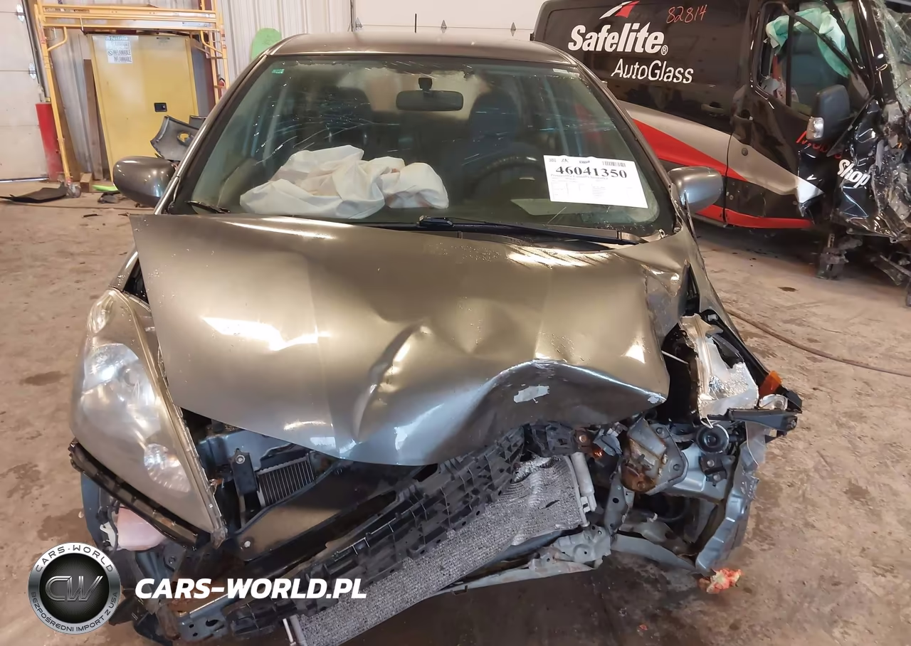 2013 Honda Fit VIN:JHMGE8H33DC080037 - 12