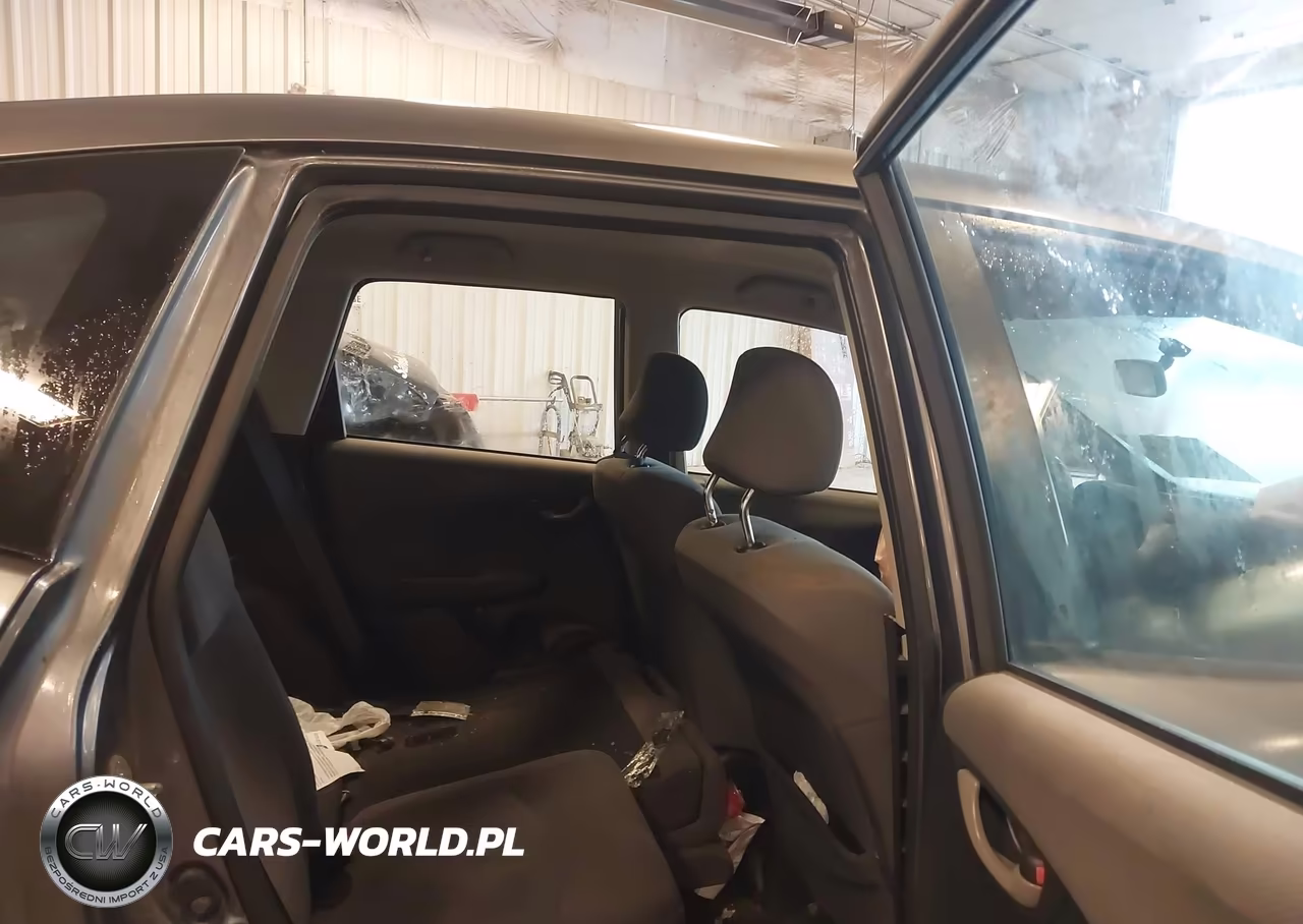 2013 Honda Fit VIN:JHMGE8H33DC080037 - 8