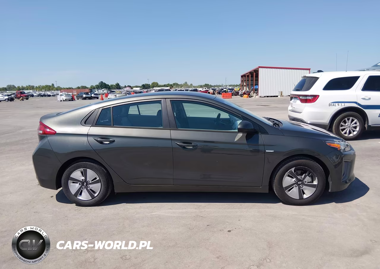 2020 Hyundai Ioniq Hybrid Blue VIN:KMHC65LC3LU220448 - 13