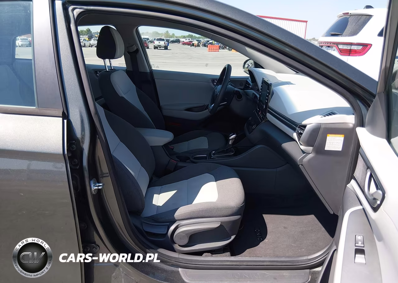 2020 Hyundai Ioniq Hybrid Blue VIN:KMHC65LC3LU220448 - 5