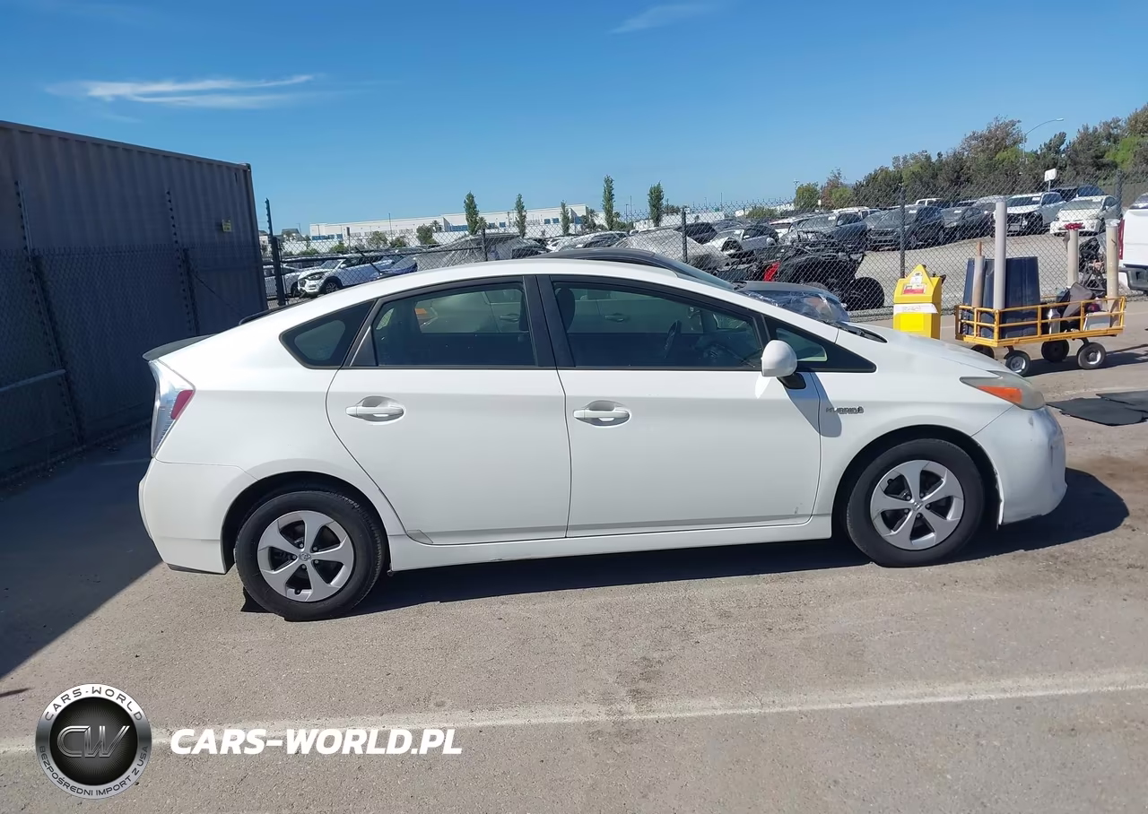 2012 Toyota Prius Four VIN:JTDKN3DU4C5485064 - 13