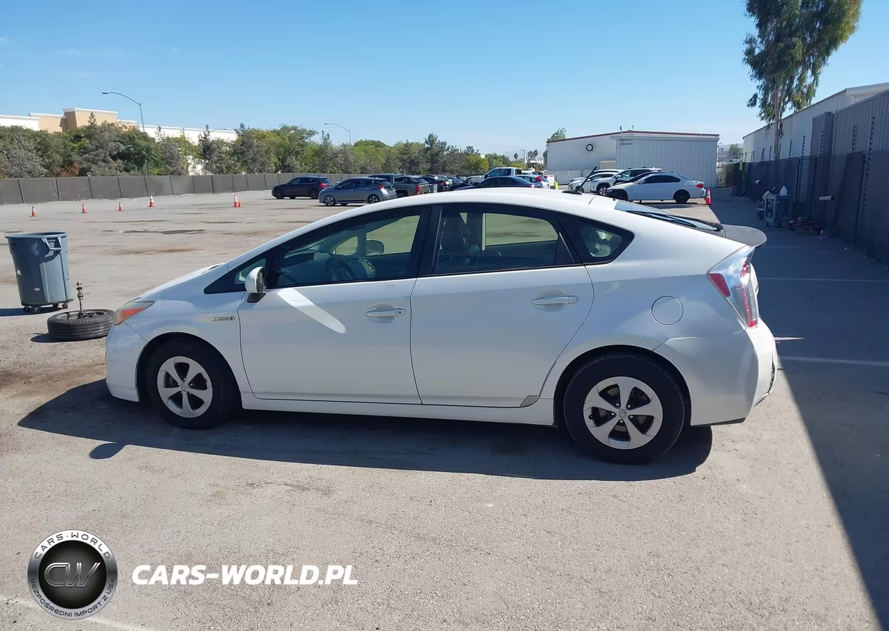 2012 Toyota Prius Four VIN:JTDKN3DU4C5485064 - 14