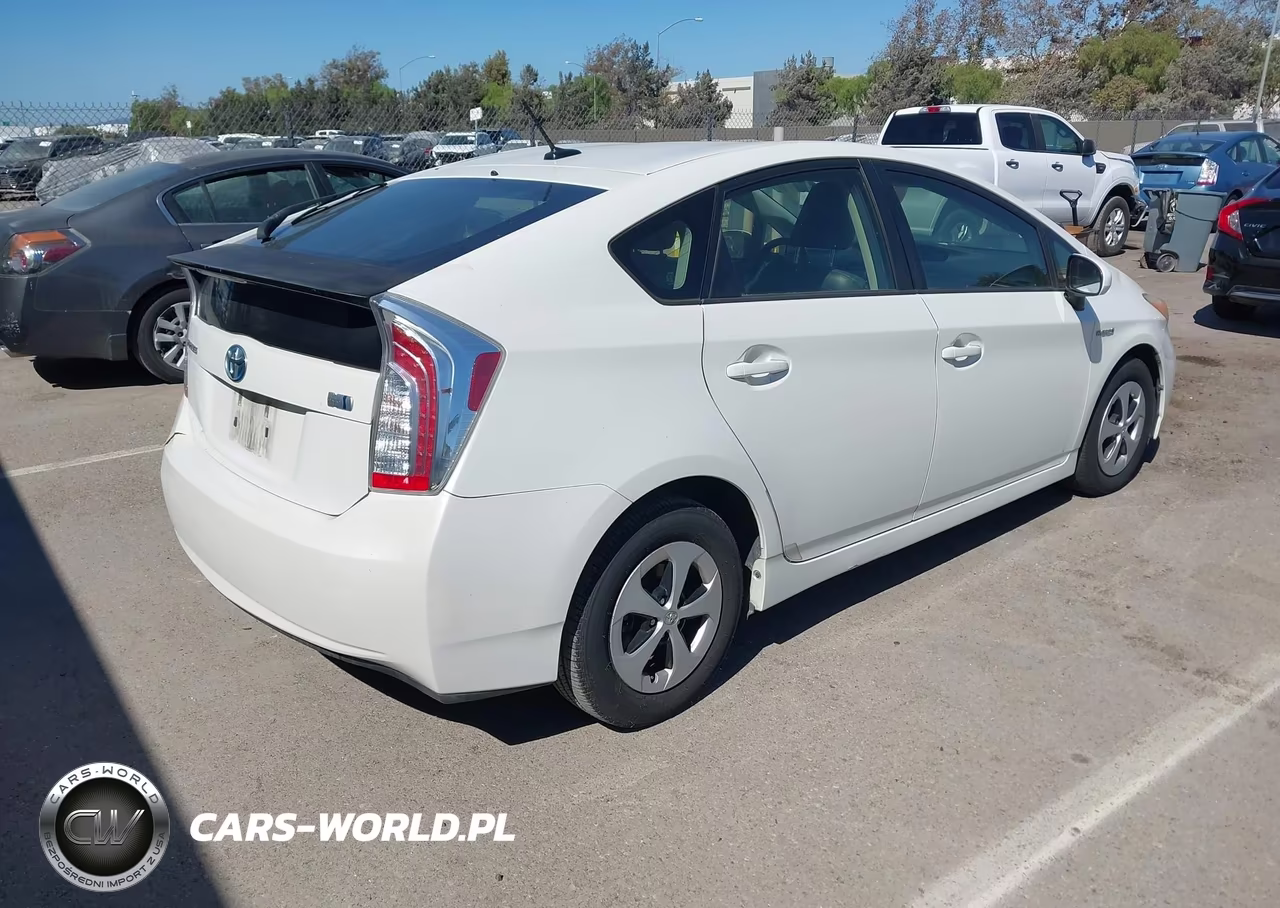 2012 Toyota Prius Four VIN:JTDKN3DU4C5485064 - 4