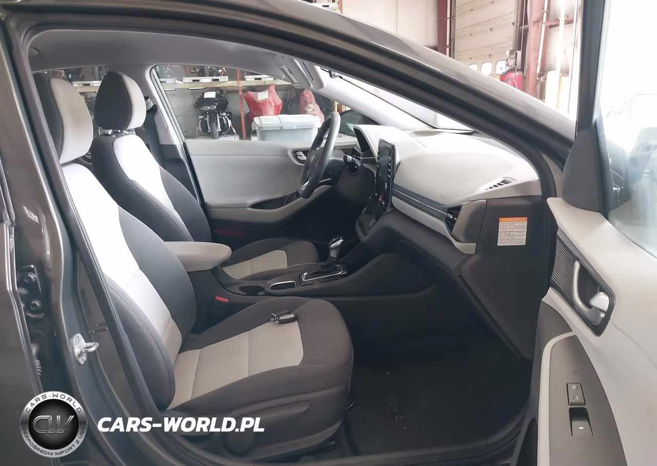 2020 Hyundai Ioniq Hybrid Blue VIN:KMHC65LC3LU220479 - 5