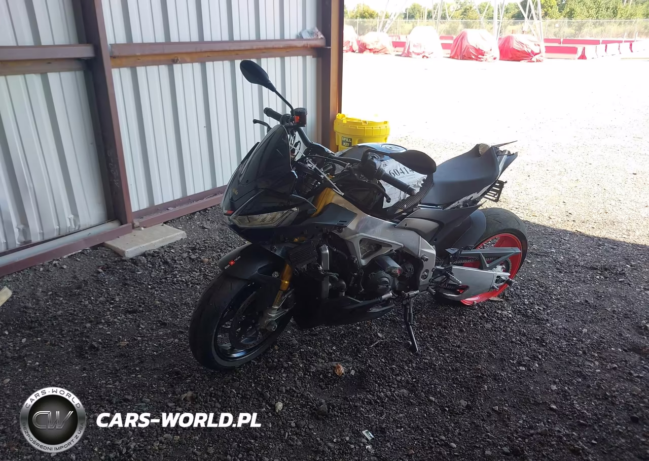 2022 Aprilia Tuono V4 1100 Factory VIN:ZD4KZUB06NS000653 - 2