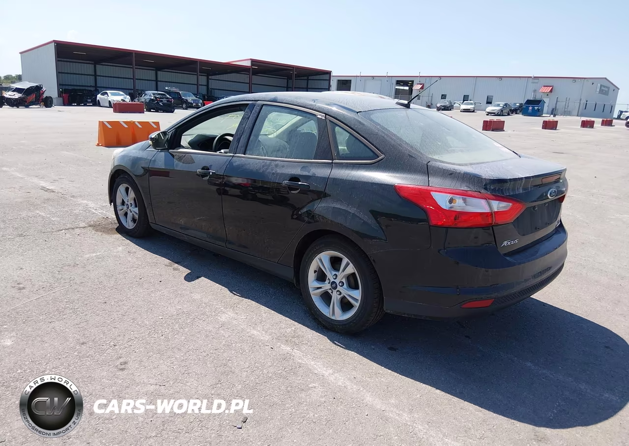 2014 Ford Focus Se VIN:1FADP3F27EL460761 - 3