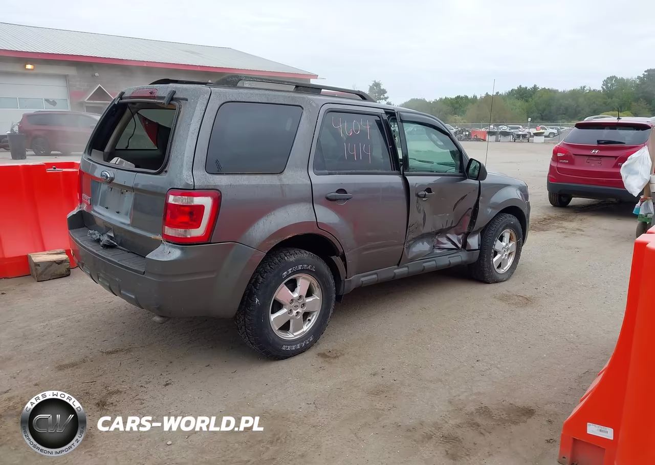 2011 Ford Escape Xlt VIN:1FMCU0D70BKA65443 - 4