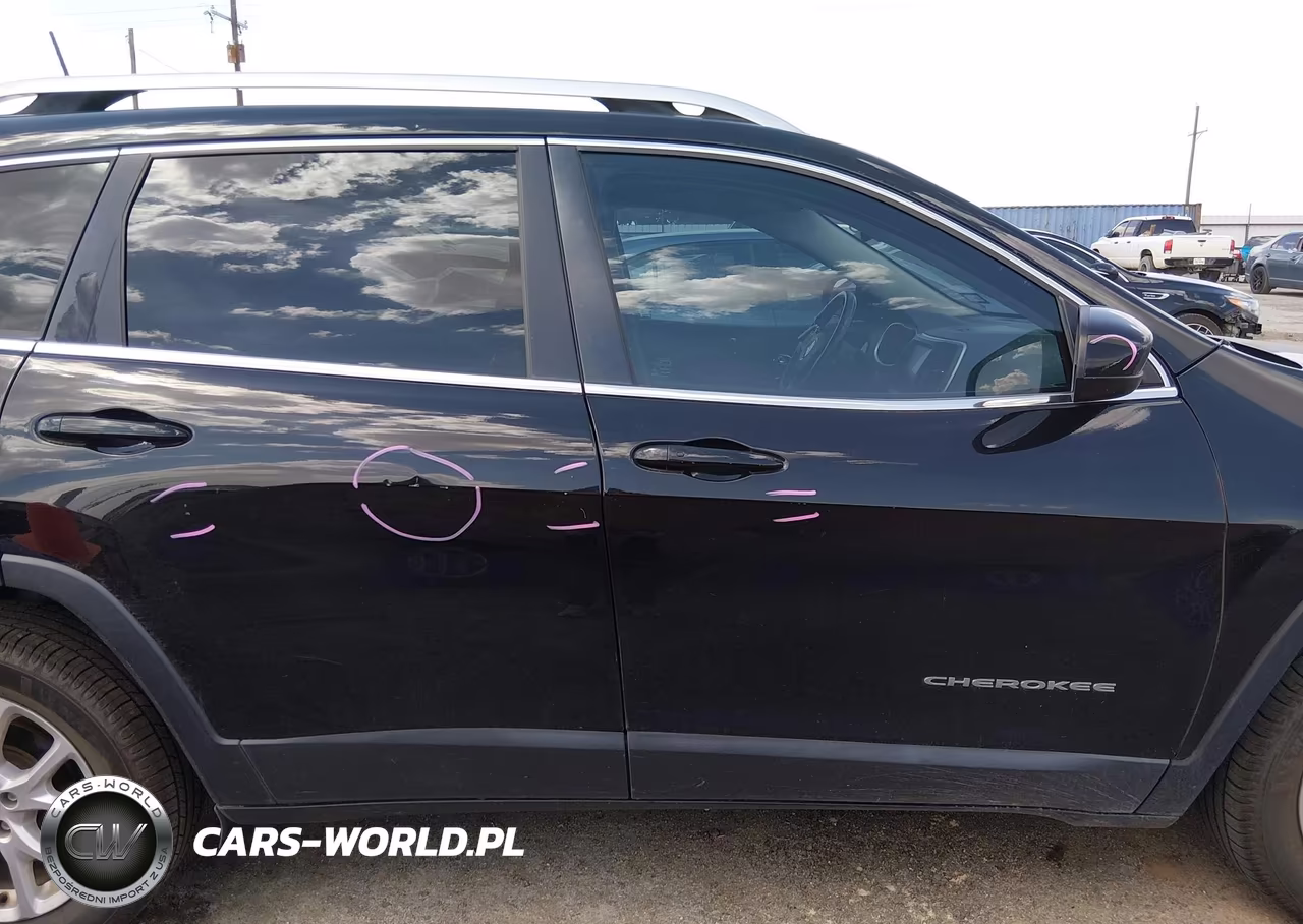 2018 Jeep Cherokee Latitude Plus Fwd VIN:1C4PJLLB4JD560933 - 14