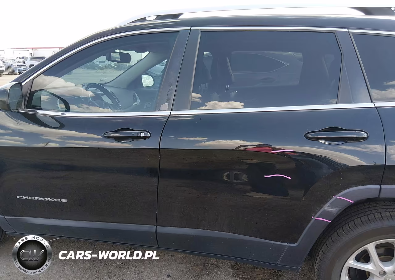 2018 Jeep Cherokee Latitude Plus Fwd VIN:1C4PJLLB4JD560933 - 15