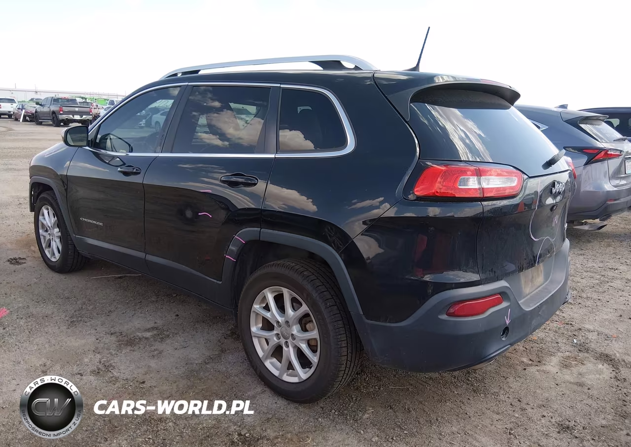 2018 Jeep Cherokee Latitude Plus Fwd VIN:1C4PJLLB4JD560933 - 3