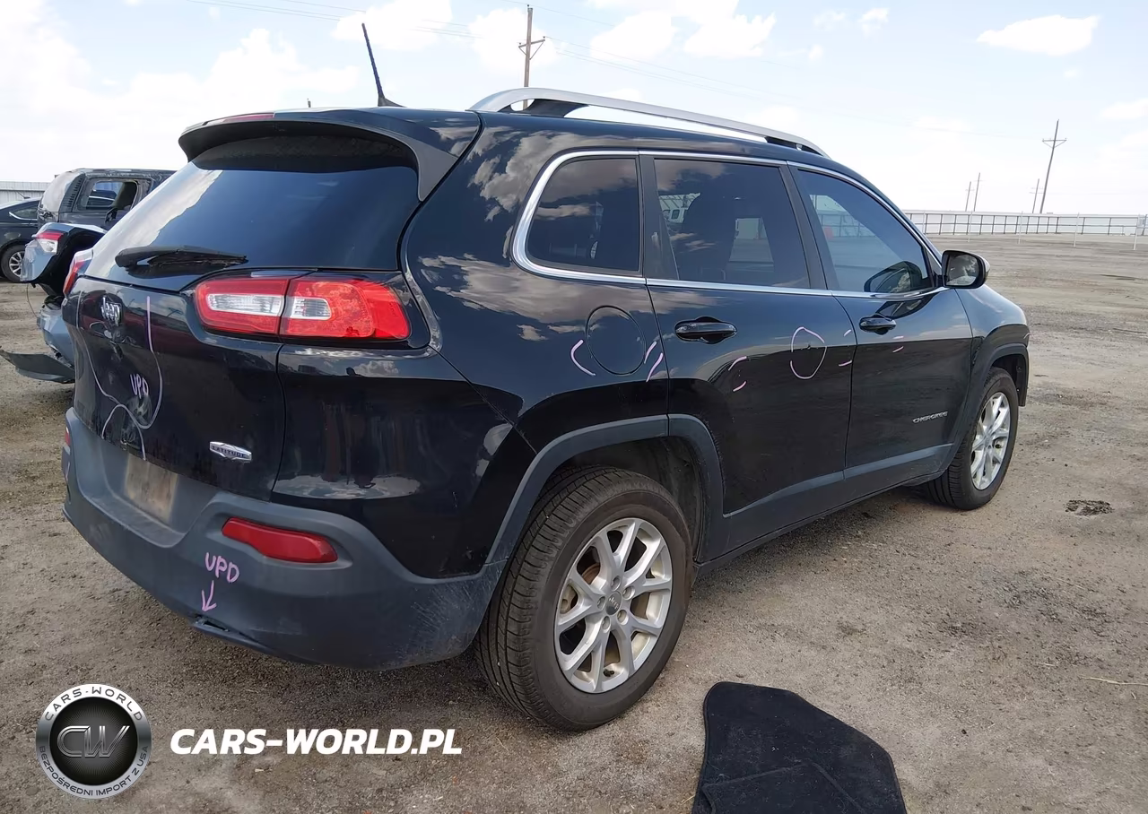 2018 Jeep Cherokee Latitude Plus Fwd VIN:1C4PJLLB4JD560933 - 4