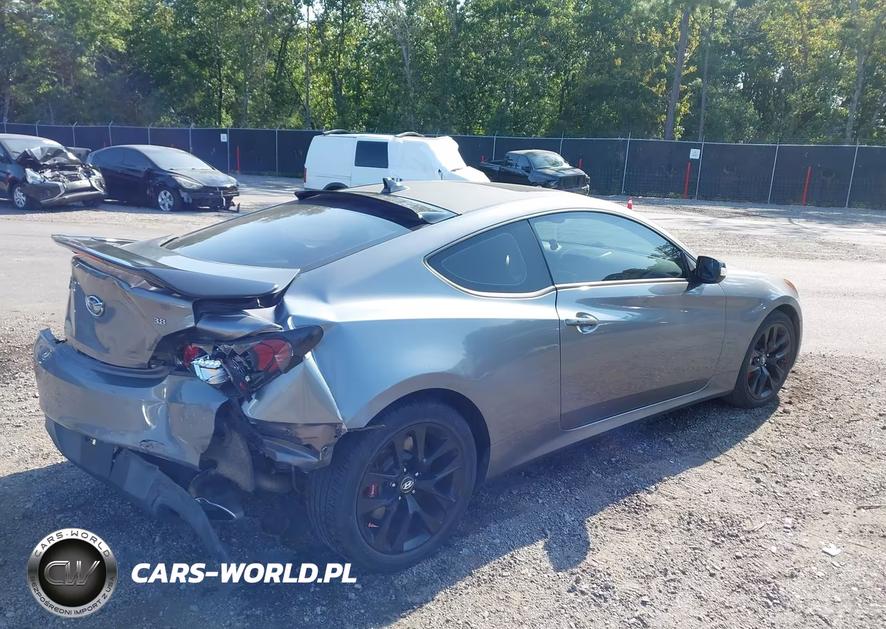 2010 Hyundai Genesis 3.8 Track VIN:KMHHU6KH6AU021325 - 4