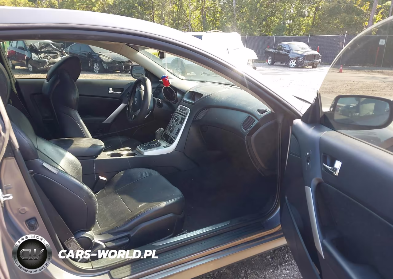 2010 Hyundai Genesis 3.8 Track VIN:KMHHU6KH6AU021325 - 5