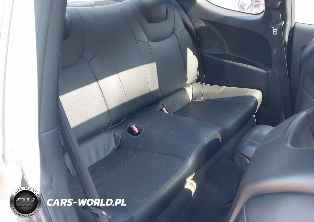 2010 Hyundai Genesis 3.8 Track VIN:KMHHU6KH6AU021325 - 8