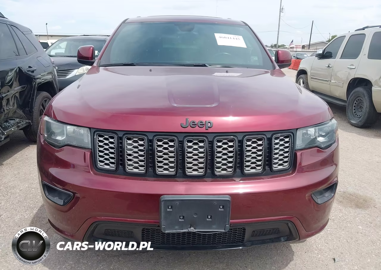 2017 Jeep Grand Cherokee Altitude 4X2 VIN:1C4RJEAG8HC826828 - 12