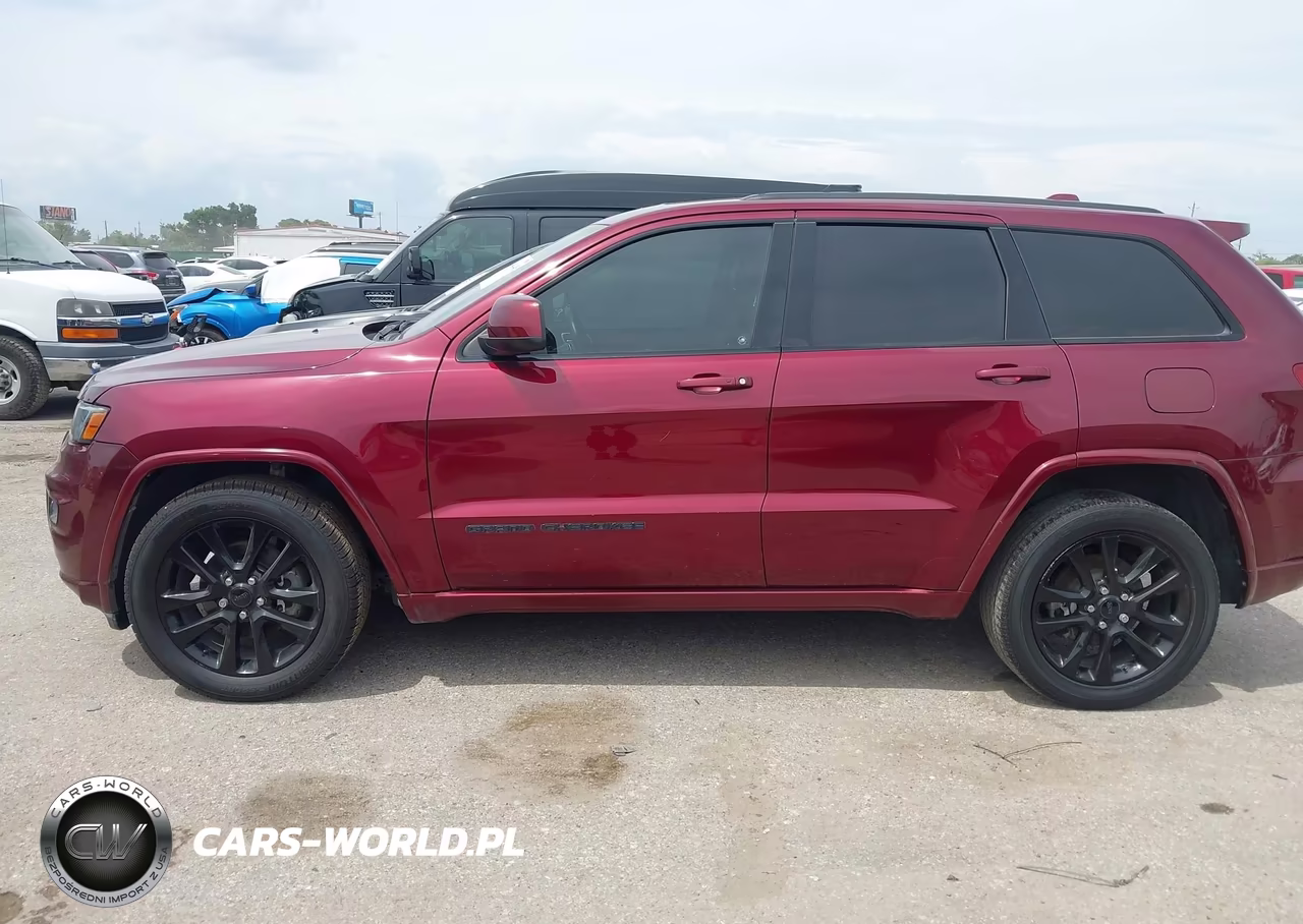 2017 Jeep Grand Cherokee Altitude 4X2 VIN:1C4RJEAG8HC826828 - 14