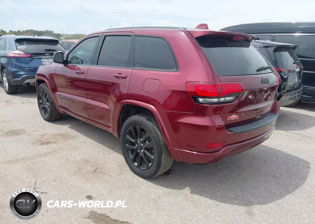2017 Jeep Grand Cherokee Altitude 4X2 VIN:1C4RJEAG8HC826828 - 3