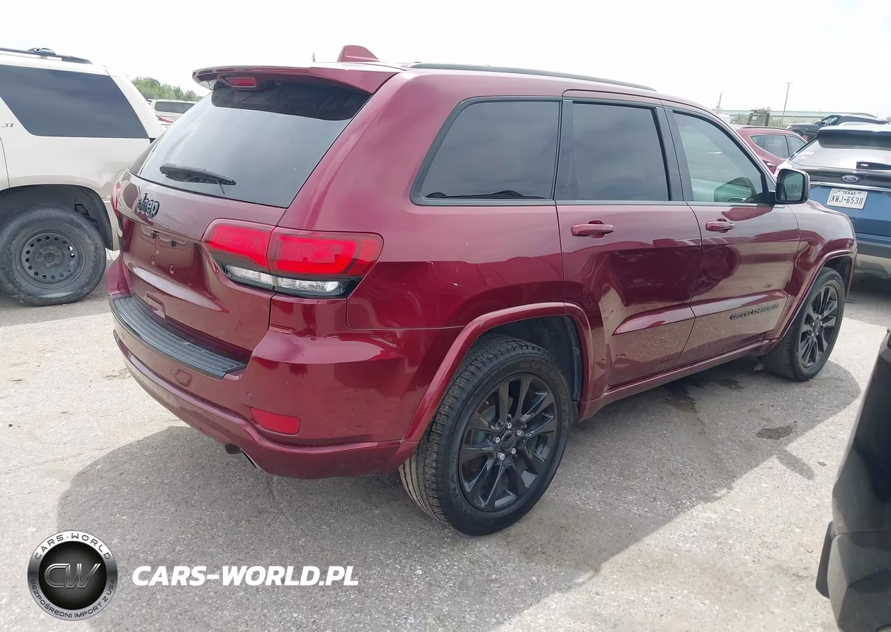 2017 Jeep Grand Cherokee Altitude 4X2 VIN:1C4RJEAG8HC826828 - 4