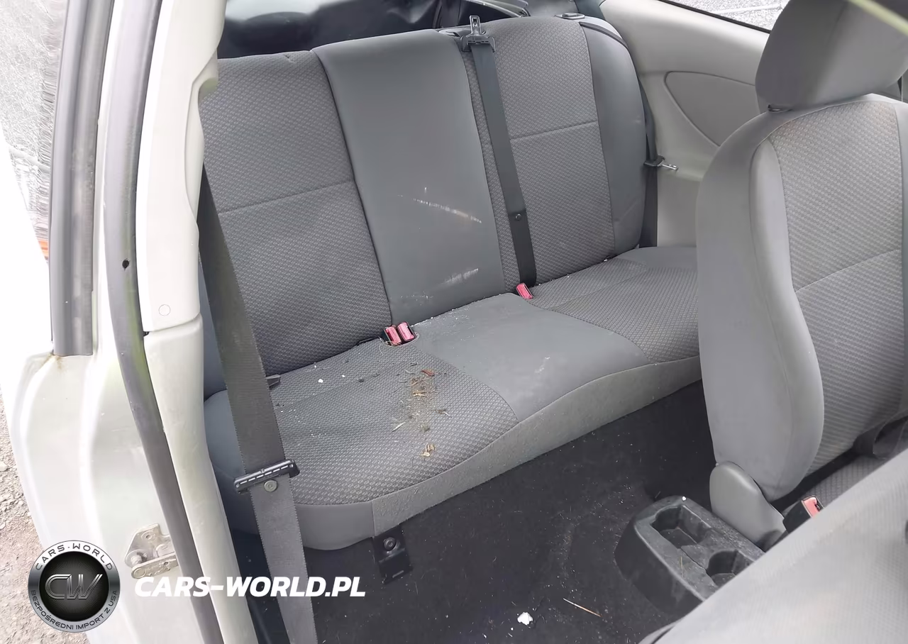 2005 Ford Focus Zx3 VIN:3FAFP31N05R106897 - 8