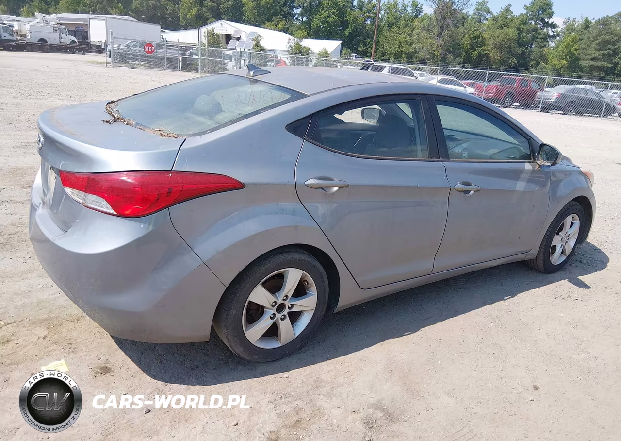 2013 Hyundai Elantra Gls VIN:KMHDH4AE6DU811419 - 4
