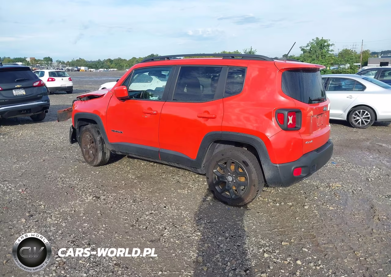 2017 Jeep Renegade Latitude 4X4 VIN:ZACCJBBB8HPG28754 - 3