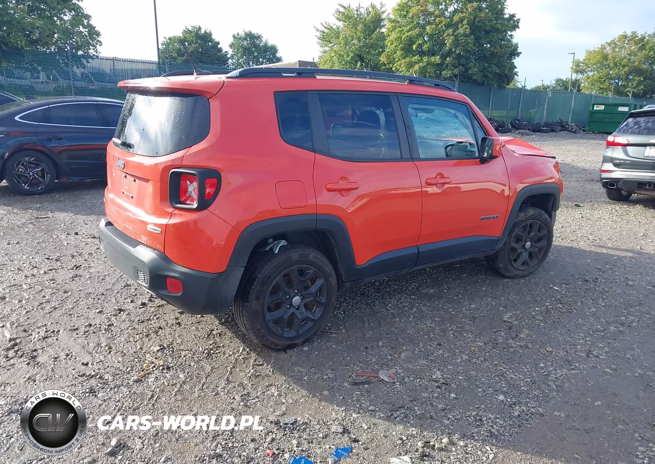 2017 Jeep Renegade Latitude 4X4 VIN:ZACCJBBB8HPG28754 - 4