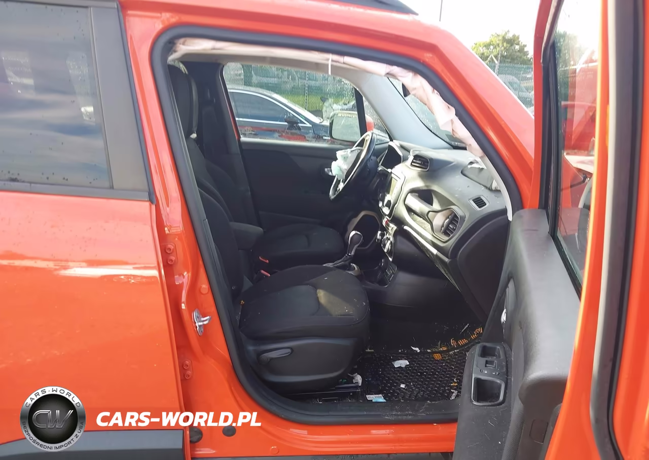 2017 Jeep Renegade Latitude 4X4 VIN:ZACCJBBB8HPG28754 - 5