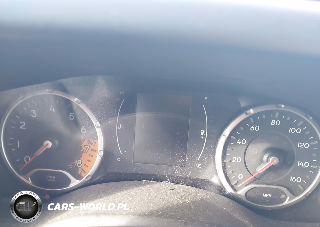 2017 Jeep Renegade Latitude 4X4 VIN:ZACCJBBB8HPG28754 - 7