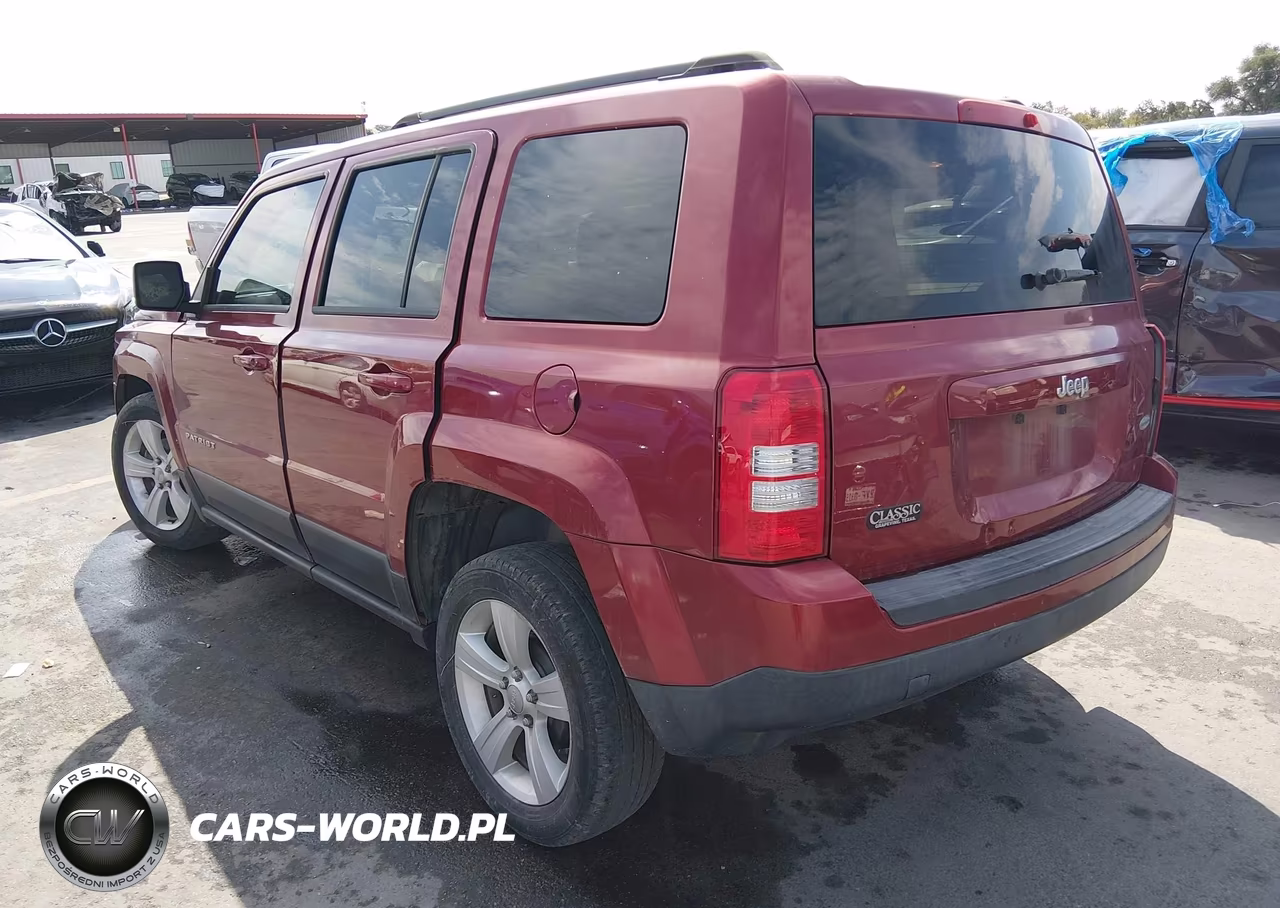 2016 Jeep Patriot Latitude VIN:1C4NJPFB4GD577069 - 3